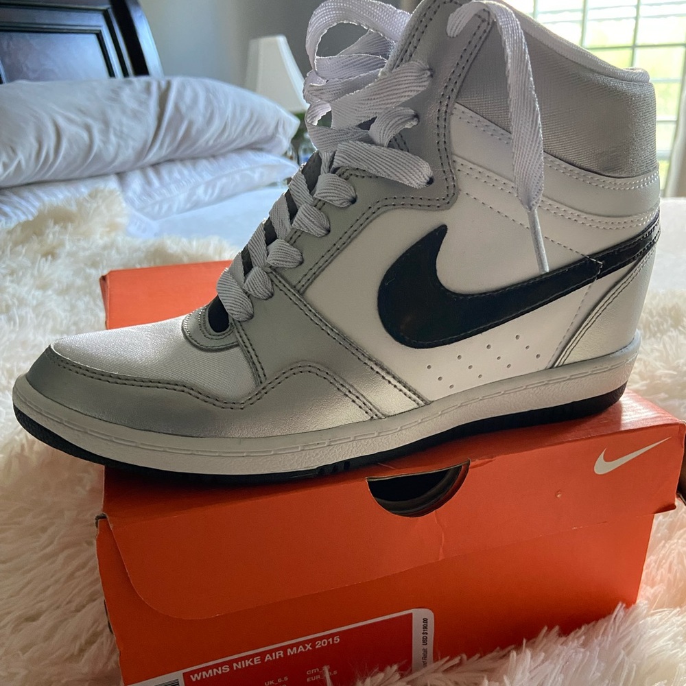 Women’s Nike Air Max 2015